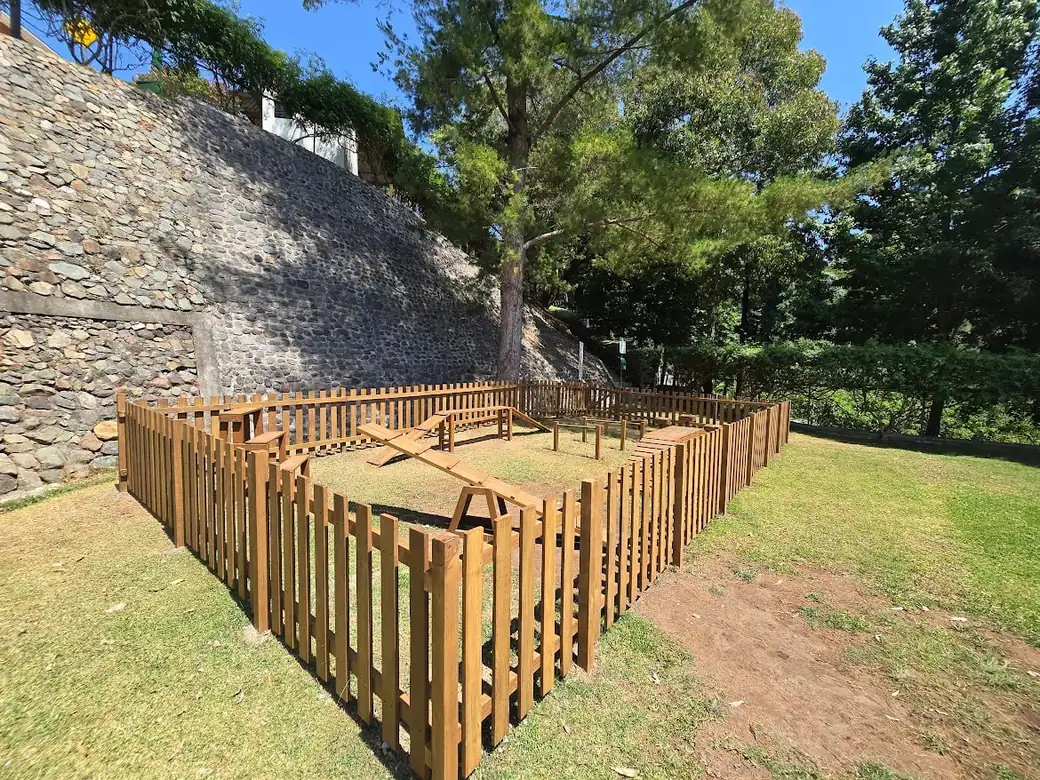 Circuito para perros · espacios amplios, otra vista
